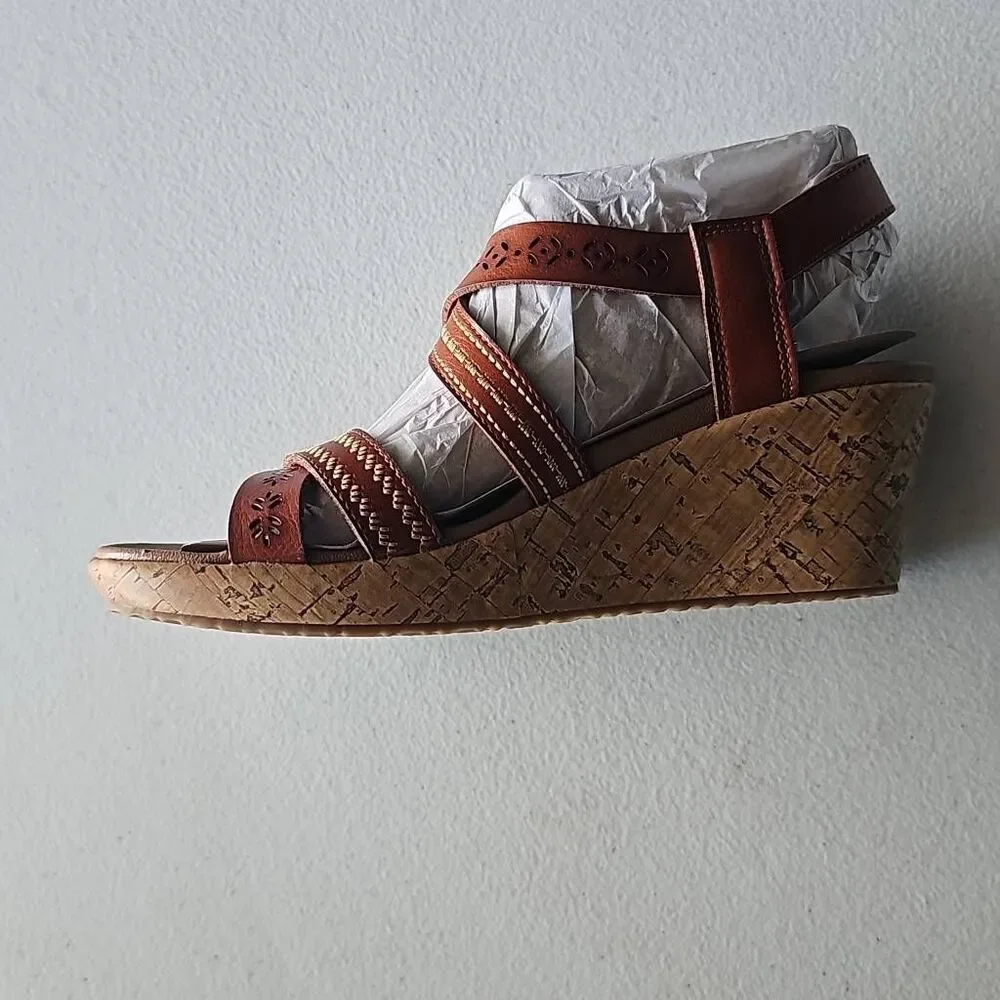 New Sketchers Beverlee Wedge After Delicate glow in Luggage, Size 7 - Picture 4 of 7